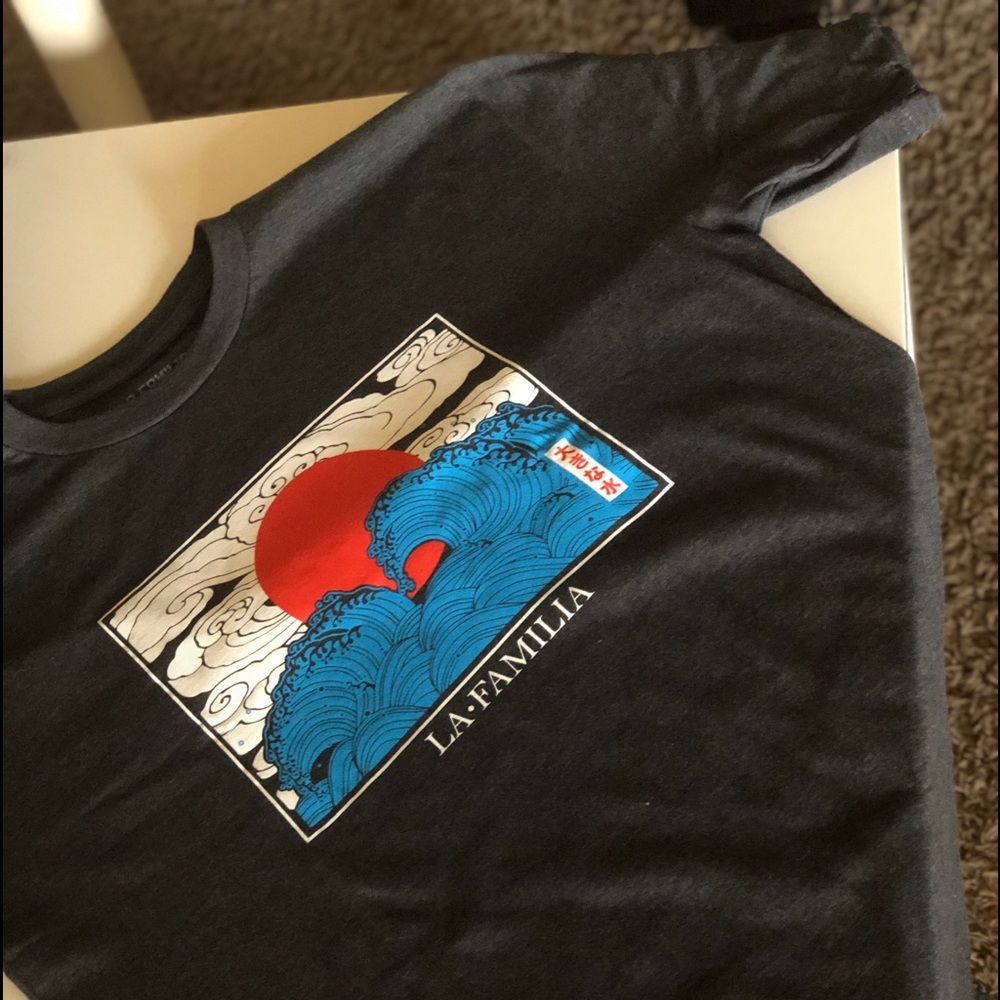 Men’s Large La•Familia T-Shirt